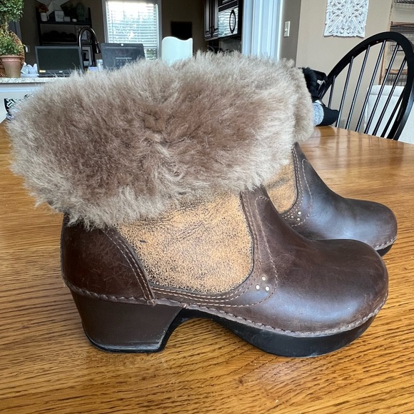 Dansko Shoes - ⭐️ Dansko Brown Harper Shearling Winter Boots Size 36